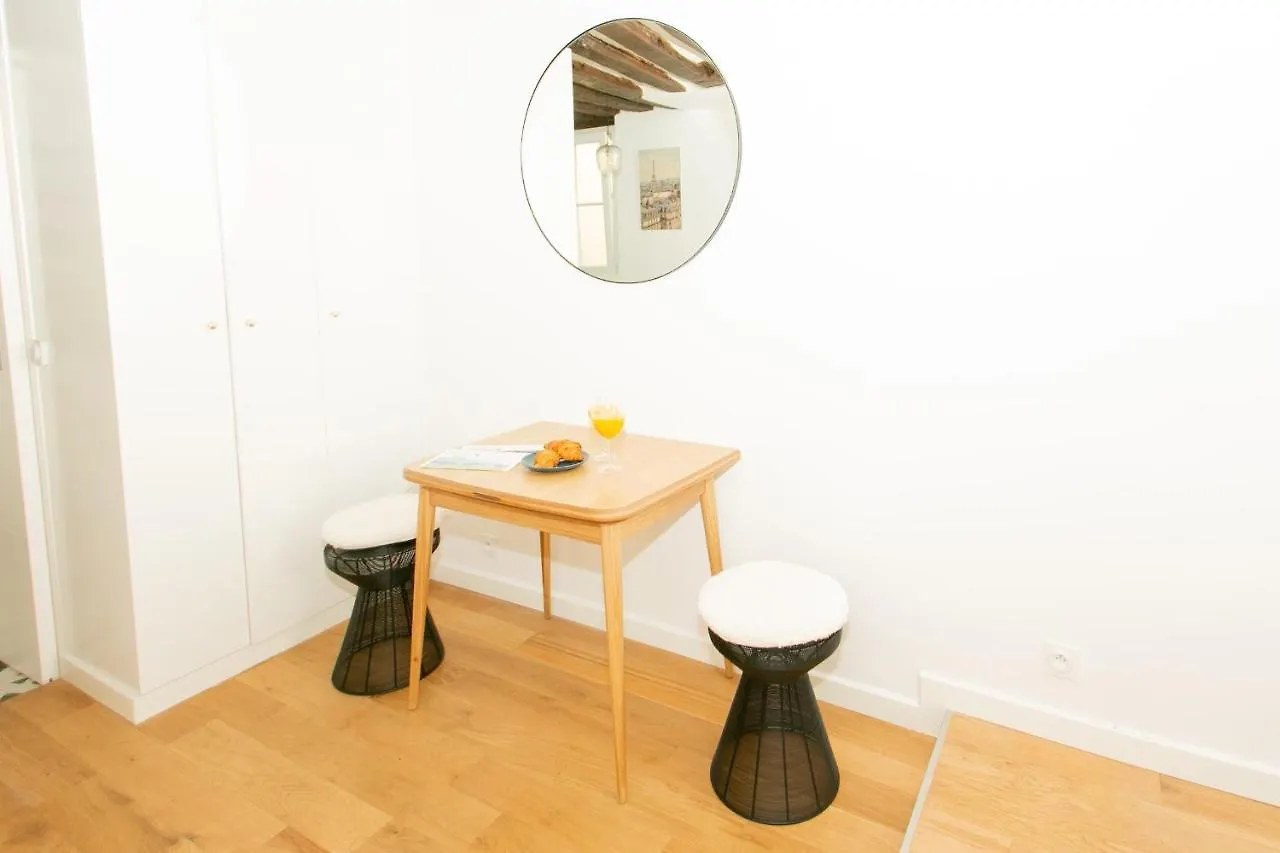 Le Marais & Pont Marie - City Apartment Paris France