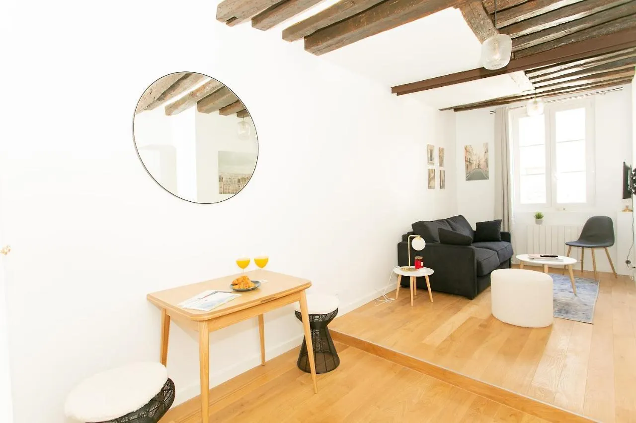 Le Marais & Pont Marie - City Apartment Paris